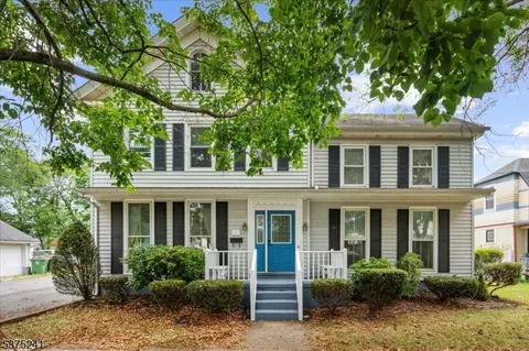 21 W Stewart St, Washington, NJ 07882