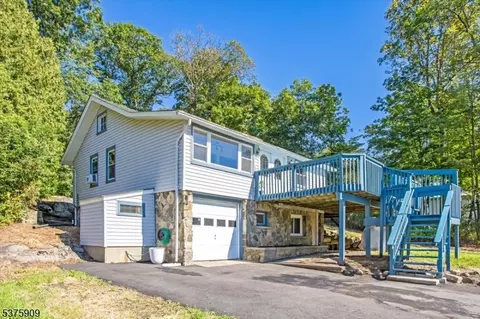 318 Squaw Trl, Byram Township, NJ 07821