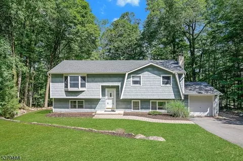 43 Brookwood Rd, Stanhope, NJ 07874