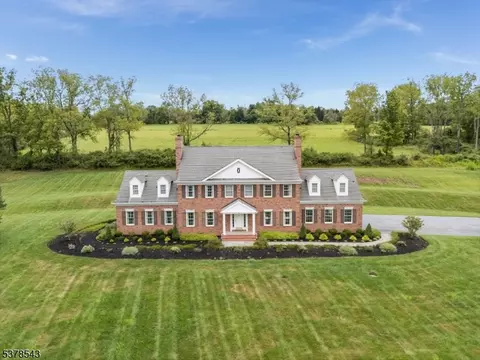 5 Upper Creek Rd, Stockton, NJ 08559