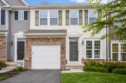 31 Woodland Way, Mount Arlington, NJ 07856