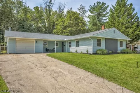 29 Evergreen Dr, Willingboro, NJ 08046