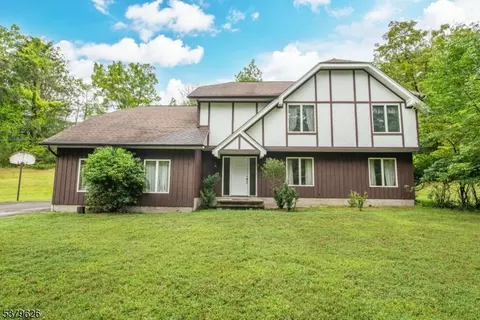 31 Mulford Rd, Lafayette, NJ 07848