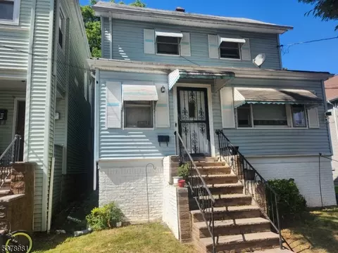 407 E 10th Ave, Roselle, NJ 07203