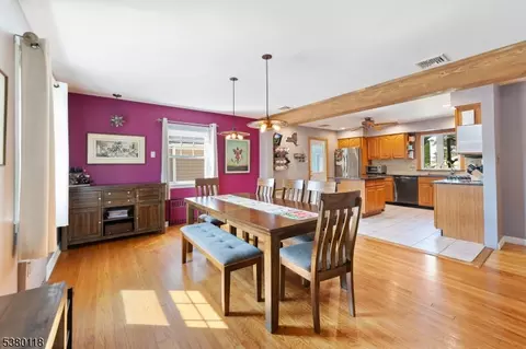 14 Woodside Ave, Hawthorne, NJ 07506