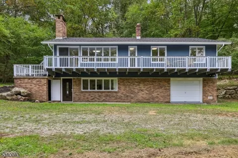 58 Lilly Rd, Wanaque, NJ 07465