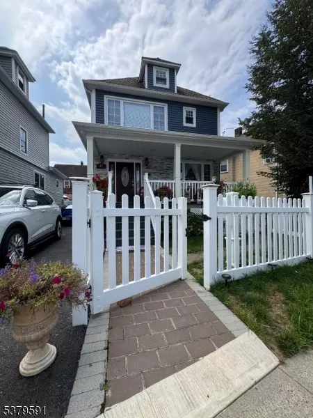 17 Elm St, Ridgefield Park, NJ 07660