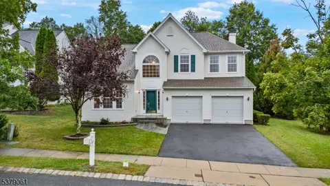 2 Kirby Cir, Princeton, NJ 08540