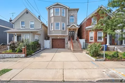 207 Atlantic St, Elizabeth City, NJ 07206