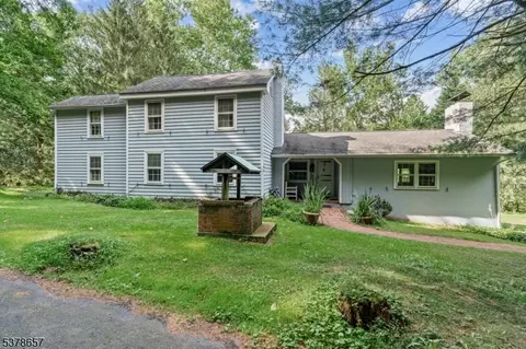 6 Roaring Rock Rd, Washington, NJ 07882