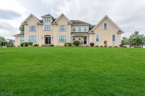 4 Jamieson Way, Hillsborough, NJ 08844