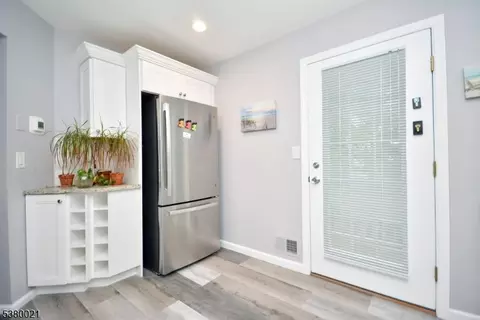 147 Potomac Dr Ondo, Basking Ridge, NJ 07920 photo 3