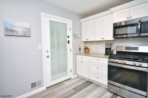 147 Potomac Dr Ondo, Basking Ridge, NJ 07920 photo 4