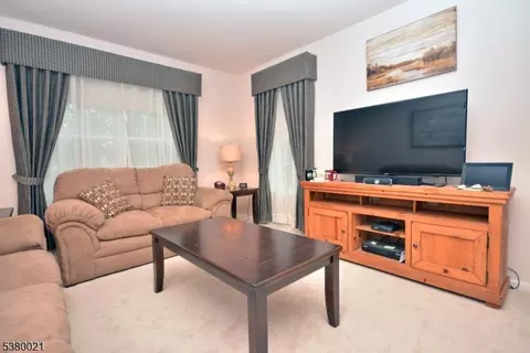 147 Potomac Dr Ondo, Basking Ridge, NJ 07920 photo 9