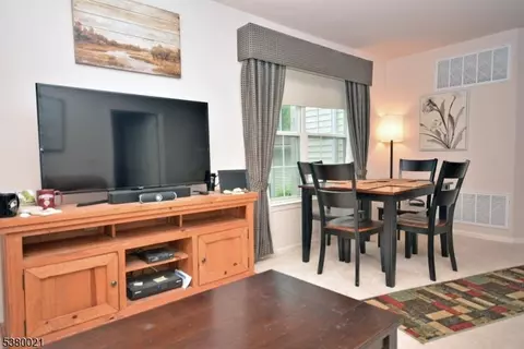 147 Potomac Dr Ondo, Basking Ridge, NJ 07920 photo 6