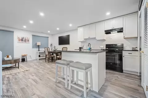 2 Solitude Ct, Vernon, NJ 07462