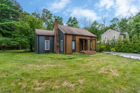 6 Park Ave, Towaco, NJ 07082