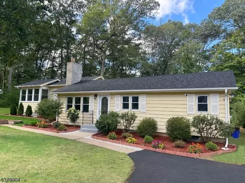 38 E Shawnee Trl, Wharton, NJ 07885