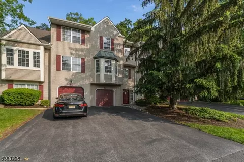 123 Pinehurst Dr, Washington, NJ 07882