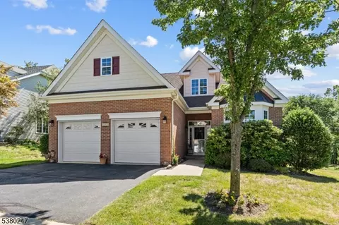 102 Ondish Ct, Mount Arlington, NJ 07856