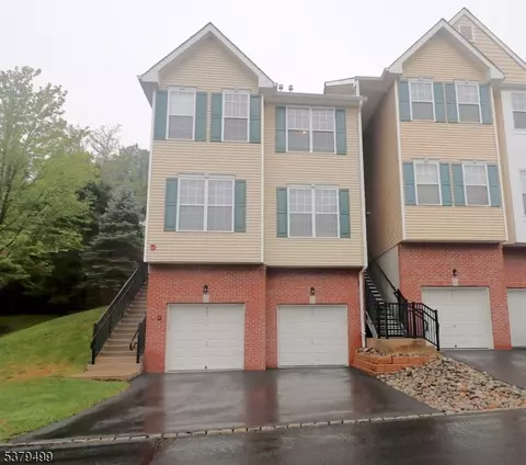 163 Conover Ter #163, Lebanon, NJ 08833