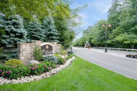 1202 Pointe Gate Dr #1202, Livingston, NJ 07039