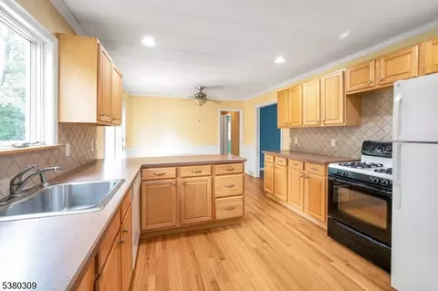 10 Emery Ave, Mendham, NJ 07945 photo 8