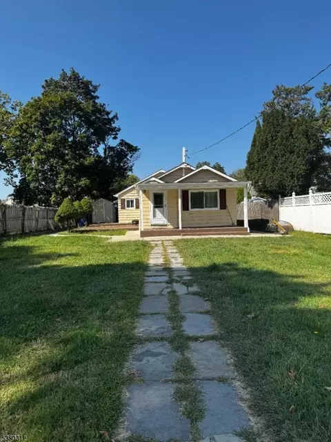 68 Maple St, Bridgewater, NJ 08807