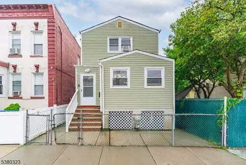 371 Market St, Perth Amboy, NJ 08861