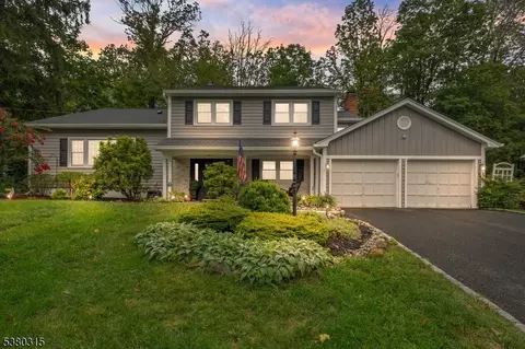 36 Sherbrook Dr, Berkeley Heights, NJ 07922