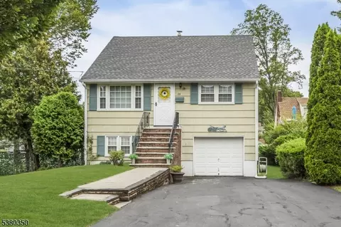29 Delanco Dr, Parsippany, NJ 07054