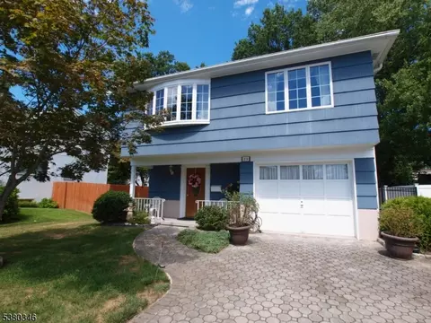 24 Della Ave, Pompton Plains, NJ 07444