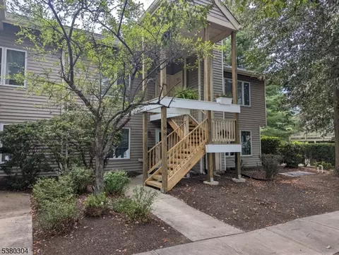 63 Augusta Dr, Annandale, NJ 08801