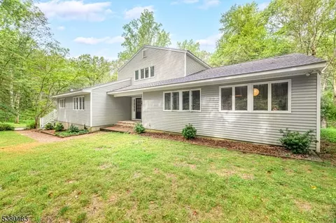 11 Indian Hollow Rd, Mendham Twp, NJ 07945