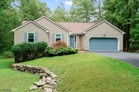 225 Old Chimney Ridge Rd, Montague, NJ 07827