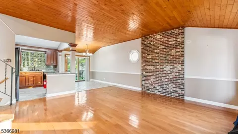 Living - 32 Washington Ave, Beverly, NJ 08010 photo 2 of 3