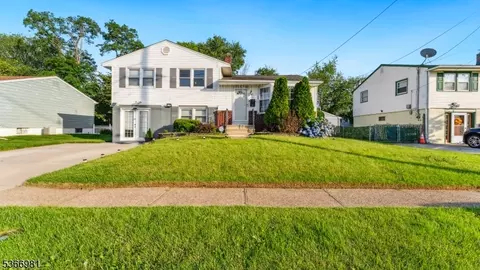 32 Washington Ave, Beverly, NJ 08010