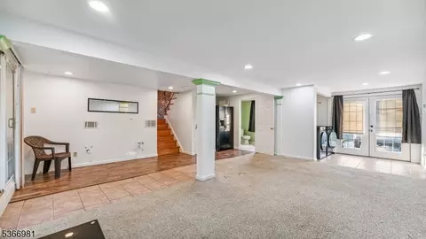 Entry Way - 32 Washington Ave, Beverly, NJ 08010 photo 1 of 1