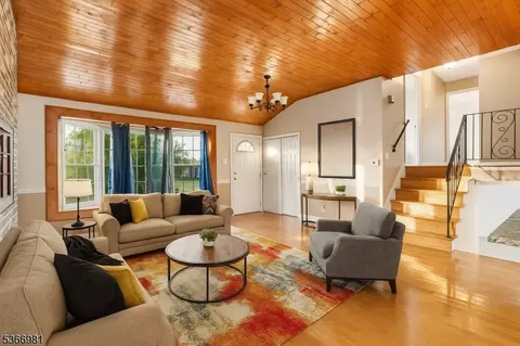 Living - 32 Washington Ave, Beverly, NJ 08010 photo 1 of 3