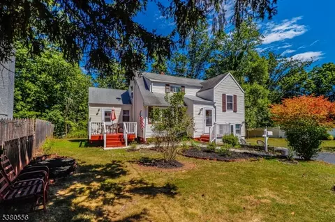 17 Runyon Ave, Somerset, NJ 08873