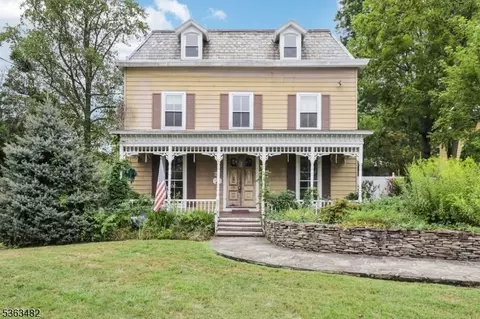 24 Main St, Annandale, NJ 08801