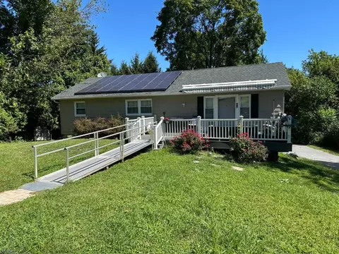 10 Overlook Dr, Sussex, NJ 07461