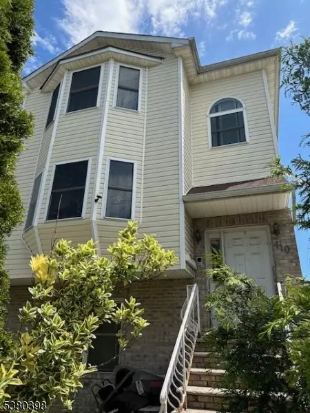 110 Fabyan Pl, Newark, NJ 07112