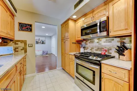 18 Iowa Rd, Wayne, NJ 07470 photo 14