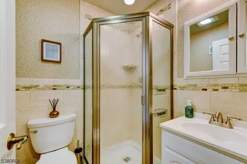 18 Iowa Rd, Wayne, NJ 07470 photo 25