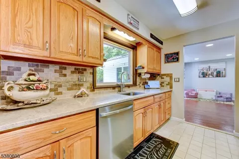 18 Iowa Rd, Wayne, NJ 07470 photo 13