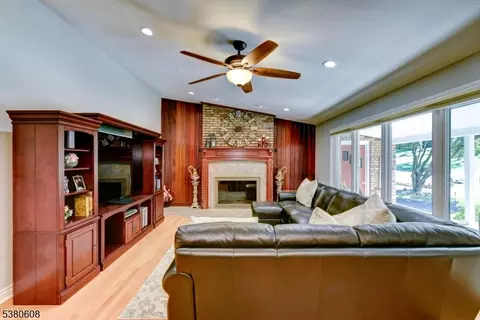 18 Iowa Rd, Wayne, NJ 07470 photo 7