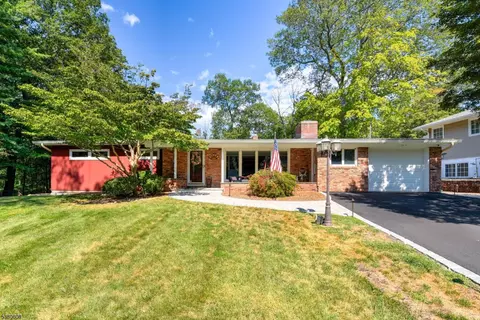 18 Iowa Rd, Wayne, NJ 07470 photo 1