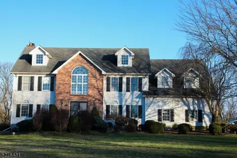 3 Carroll Dr, Hillsborough, NJ 08844