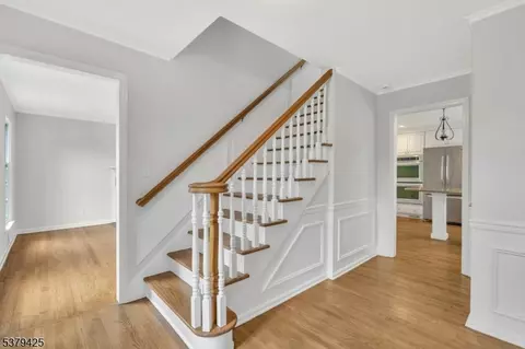 4 Tuxford Ter, Basking Ridge, NJ 07920